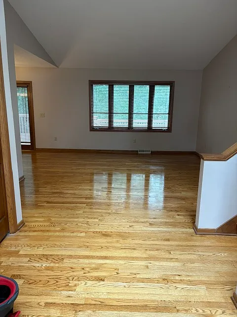 4 bed, 2551 sqft, $2,850 — Photo 4