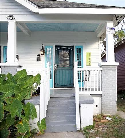 2 bed, 1.0 bath, 865 sqft, $1,050 — Photo 1