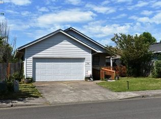 780 Arthur Ave, Cottage Grove, OR 97424