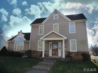 1202 Highland Ave, Pekin, IL