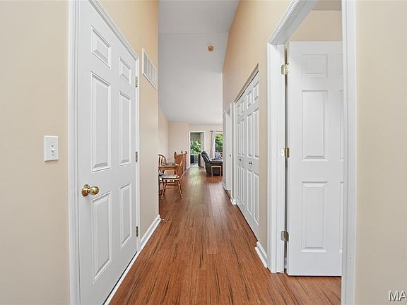 3rd image of 125 Fort Hancock Cir