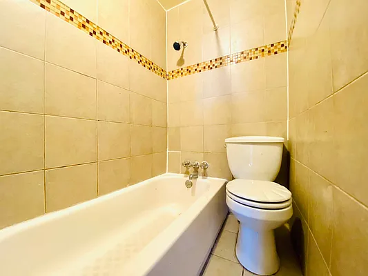 Rented by Blue Egg Realty Corp | media 10