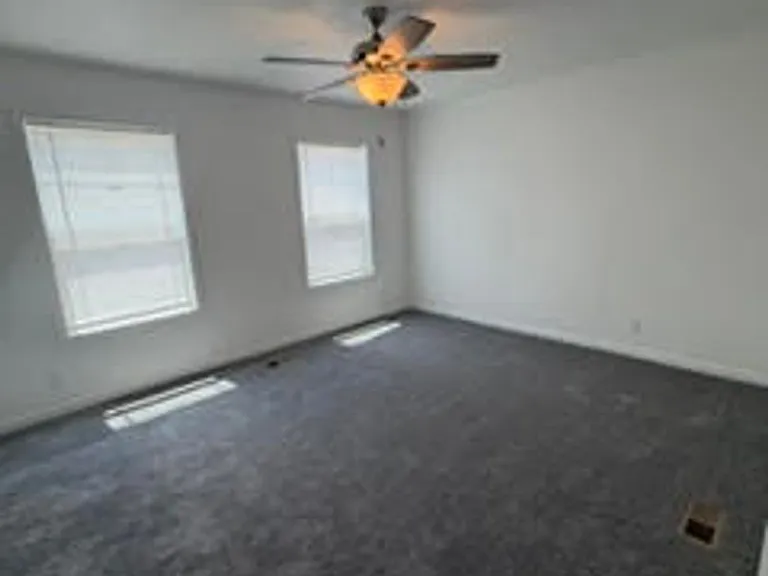 208 Onandaga Ave — Photo 6