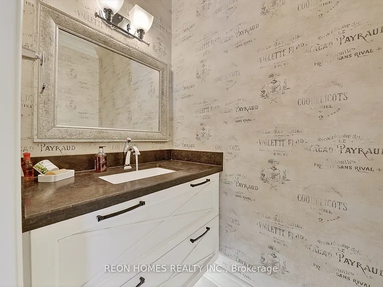 2192 Callingham Dr — Photo 15