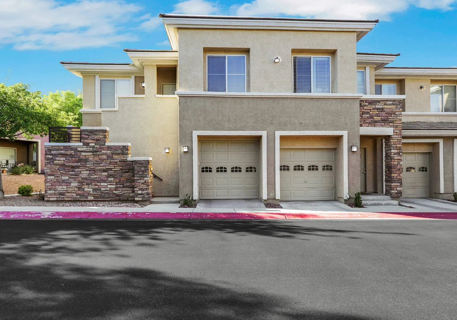 Amazing Completely Remodeled Condo In Summerlin — Photo 1
