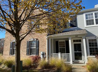 214 Springbrook Trl S #214, Oswego, IL 60543