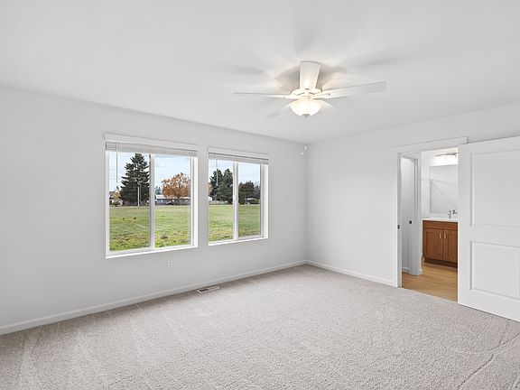 3rd image of 1402 NE 185th Ave