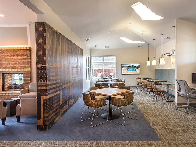 Park Towne Apartments — Photo 24