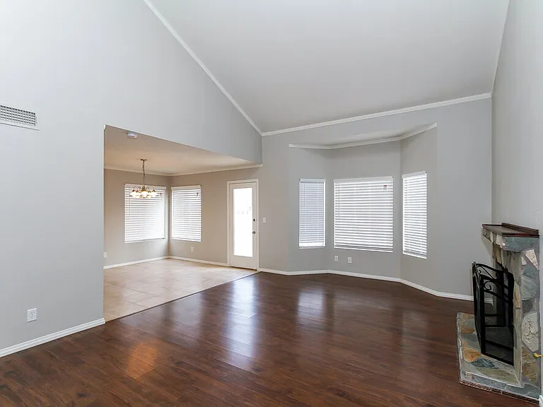 857 Schooner Dr — Photo 2