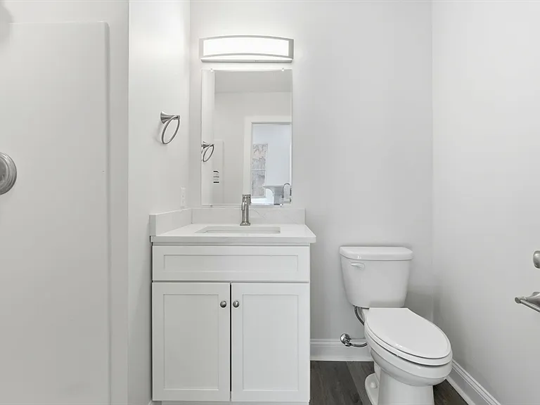 19-25 Essex St #404 — Photo 7