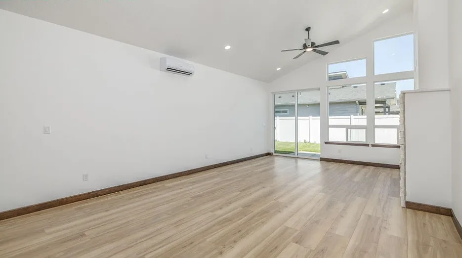 2 bed, 1262 sqft, $2,350 — Photo 4