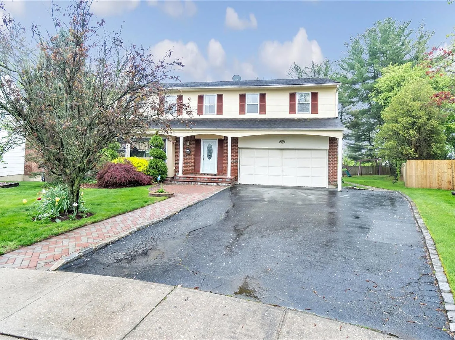 4 bed, 2.5 bath, 2737 sqft, $7,800 — Photo 3