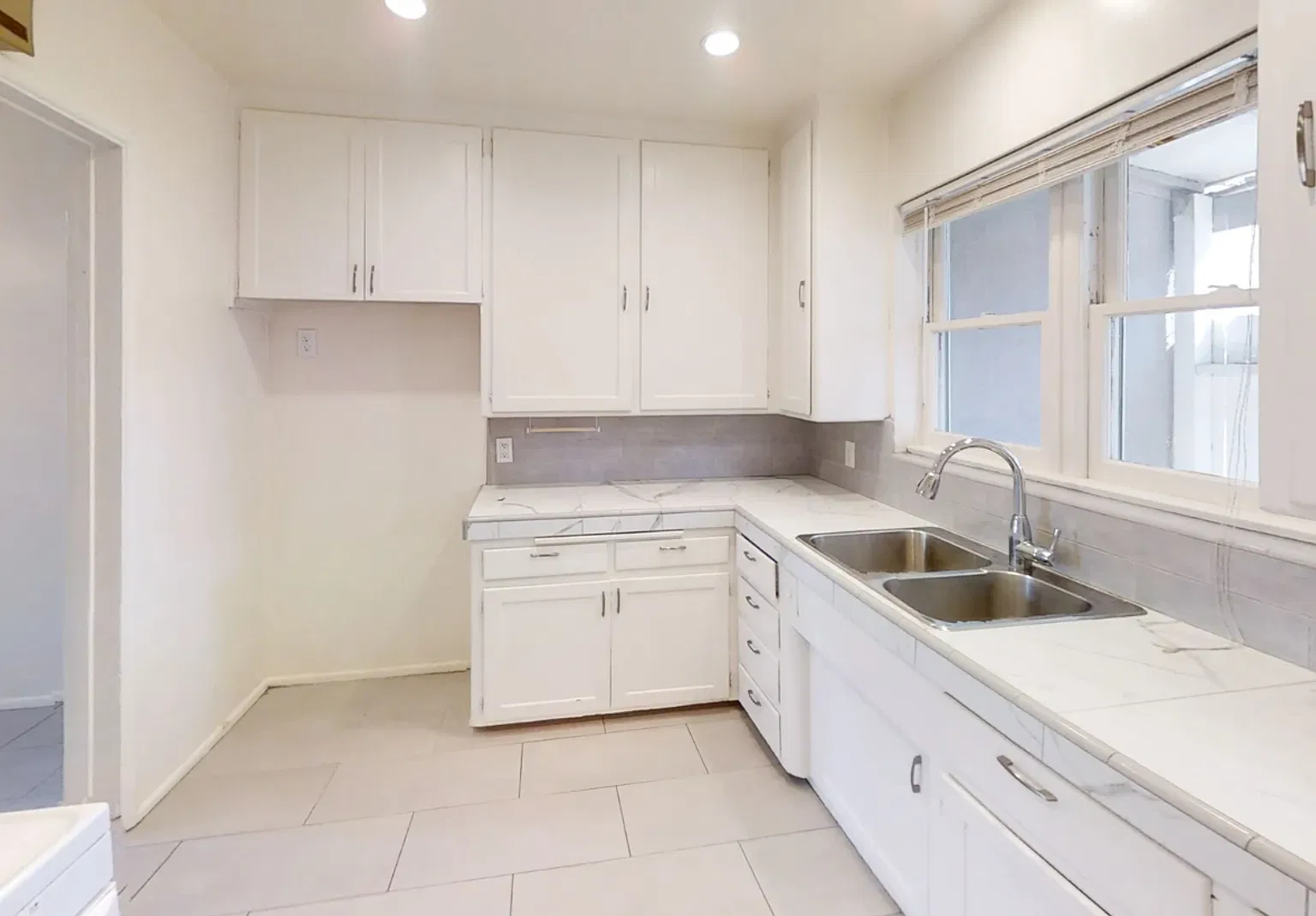 Old Towne Orange Gem | Private Back Unit + Yard — Photo 4