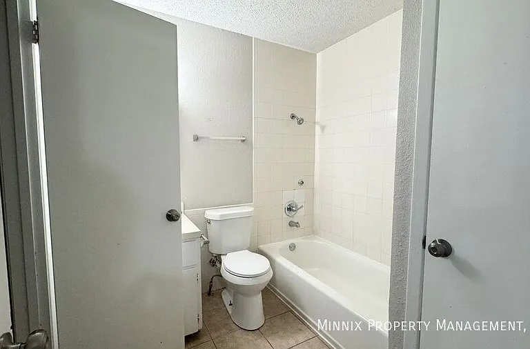 Southern Cross Apartments — Photo 36