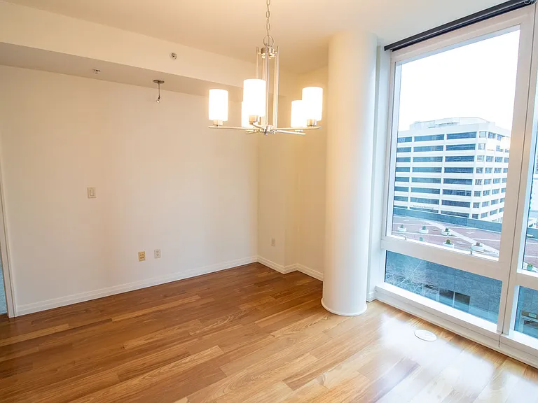 500 106th Ave NE #913 — Photo 2