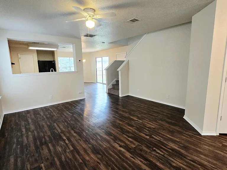 8015 Thicket Pass — Photo 6