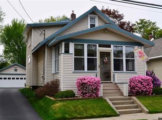 1075 Regent St, Niskayuna, NY 12309