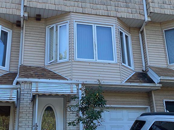 2nd image of 450 Maryland Ave