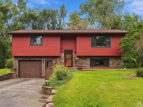 8006 Craig Dr, Wonder Lake, IL 60097
