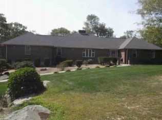110 Rocky Hill Rd, Smithfield, RI 02917