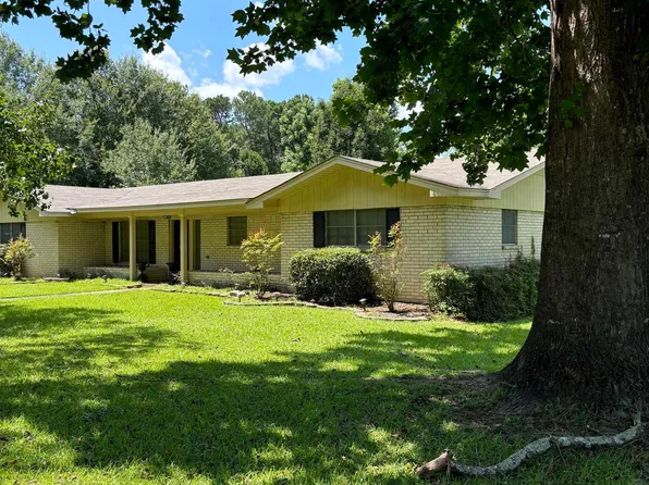 187 Lakeshore Dr, Texarkana, TX 75501