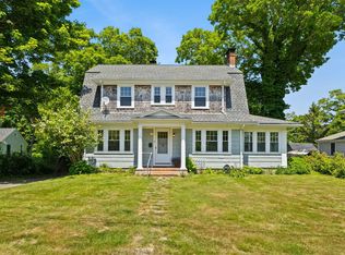 20 Glendon Rd, Falmouth, MA 02543