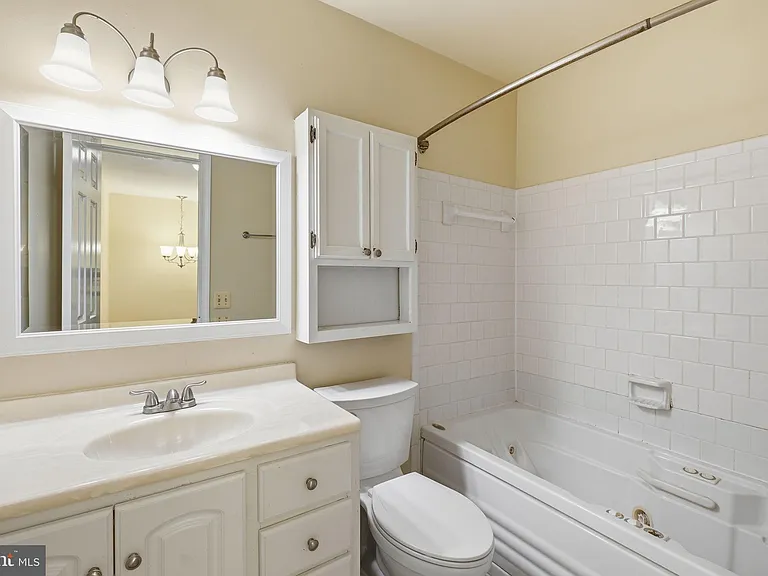 6012 Crown Royal Cir — Photo 19