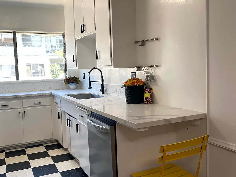 1169 N Curson Ave #7