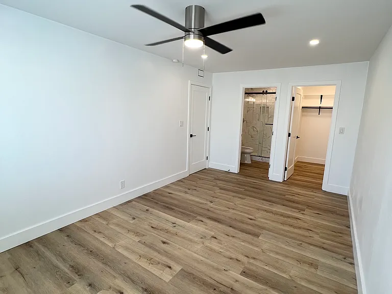 8731 La Salle St #5 — Photo 14