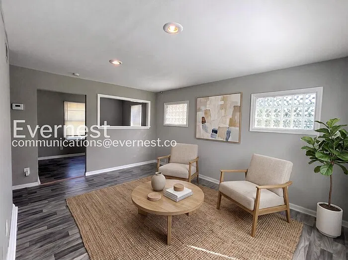 2 bed, 1.0 bath, 962 sqft, $1,195 — Photo 2