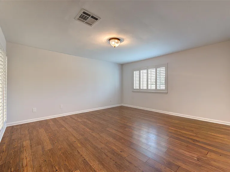438 E Fair Harbor Ln — Photo 17