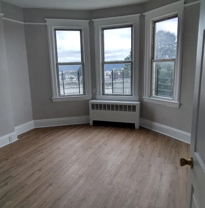 42 Cliff St #4