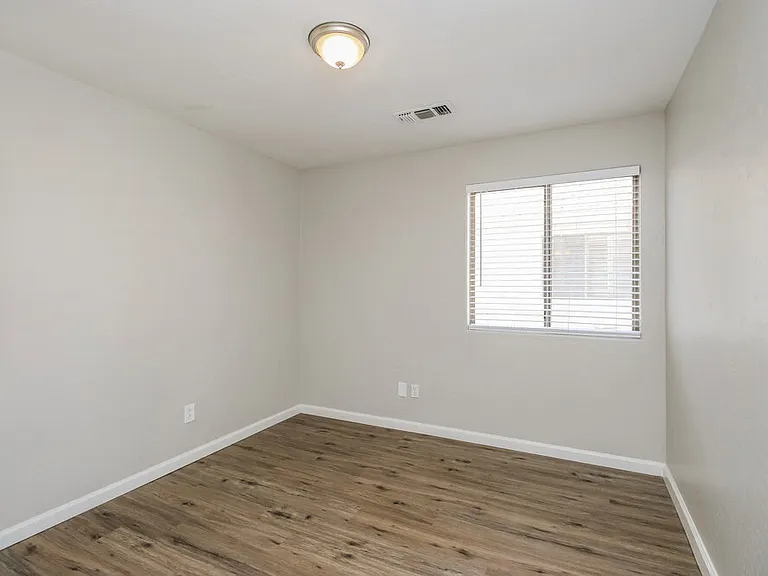 748 W Dublin St — Photo 13