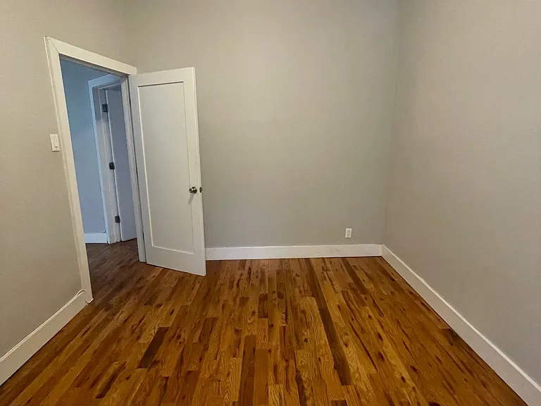 2610 Glenwood Rd #3F — Photo 2