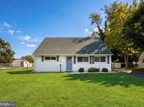 1515 Old Farm Rd, Wilmington, DE 19805