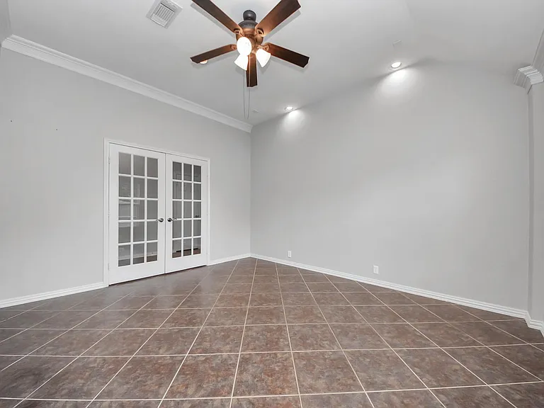 18403 Sierra Falls Ct — Photo 43