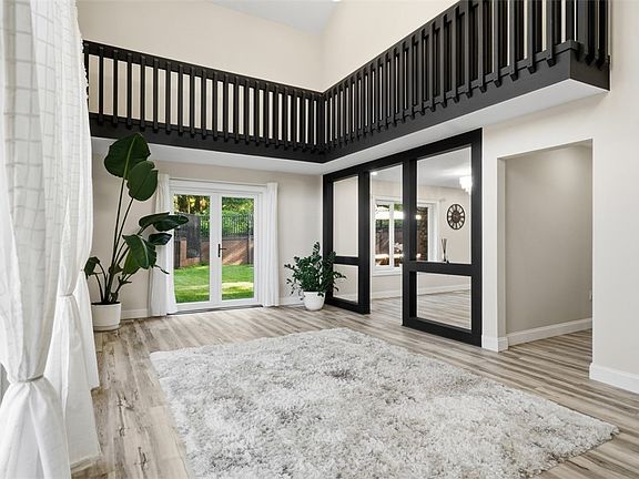 4th image of 1660 Queens Dr