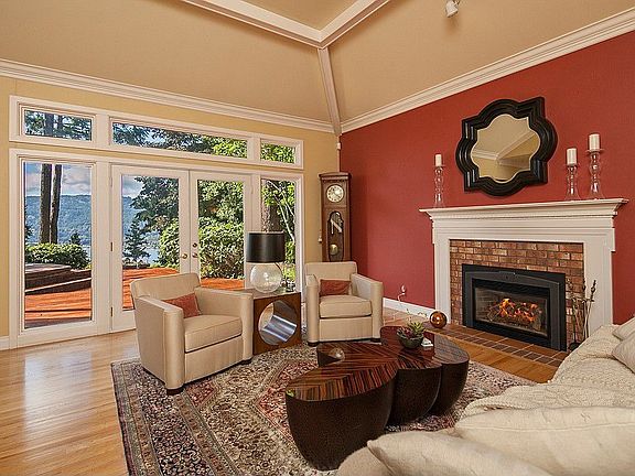 4th image of 3522 207th Ave SE