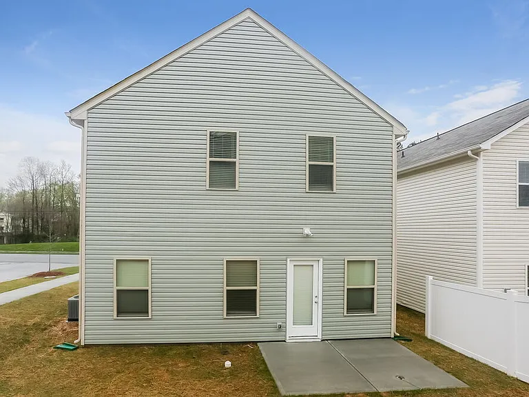 9221 Treyburn Dr — Photo 15