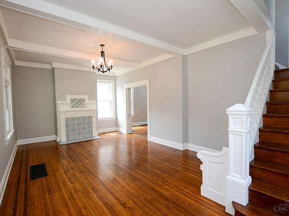 5th image of 3925 Regent Ave
