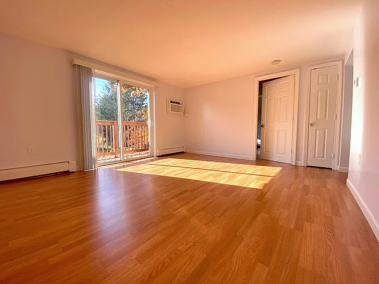 504 Broad St #5 — Photo 2