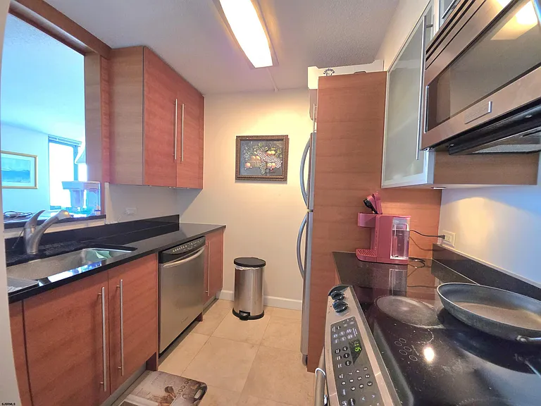 526 Pacific Ave — Photo 6