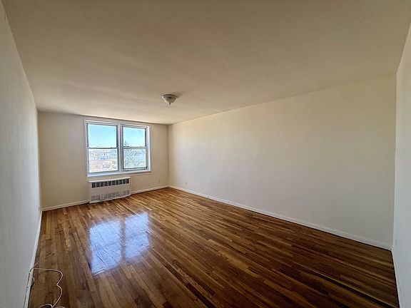 3rd image of 9205 Ridge Blvd APT 6K