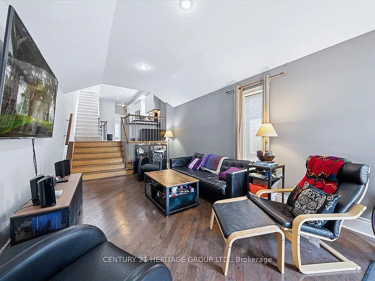169 King Edward Ave — Photo 6