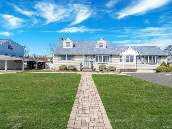 260 28th Street, Copiague, NY 11726