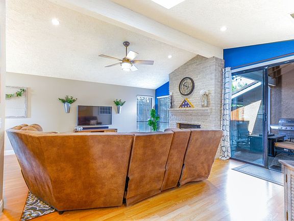2nd image of 6985 Gloria Dr