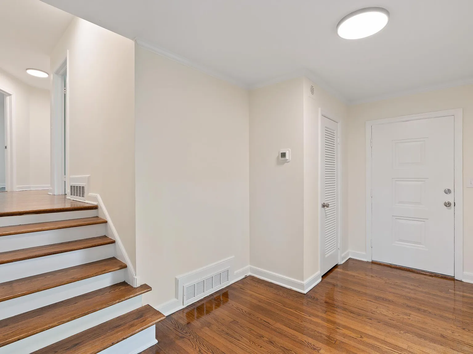 5 bed, 3775 sqft, $4,000 — Photo 3