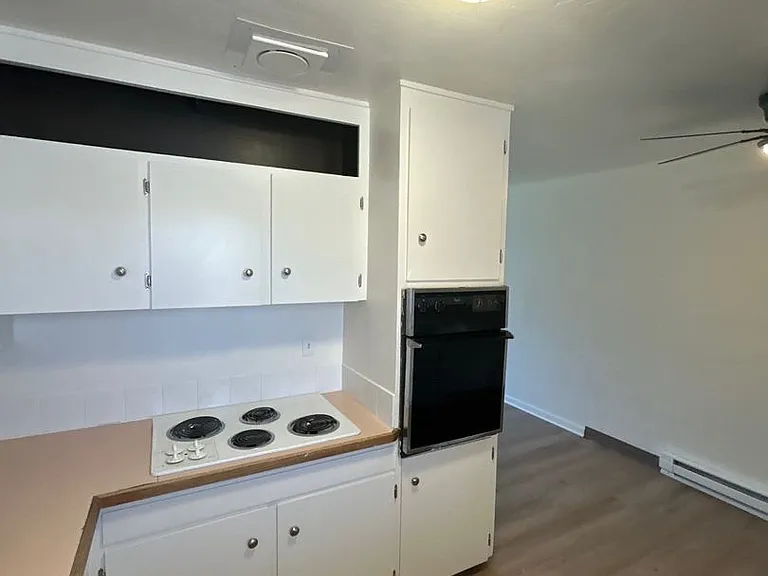 1835 Beach Ave NE #7 — Photo 7