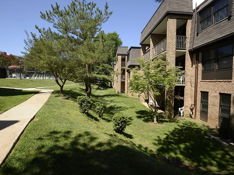Charlesgate Apartments — Photo 20