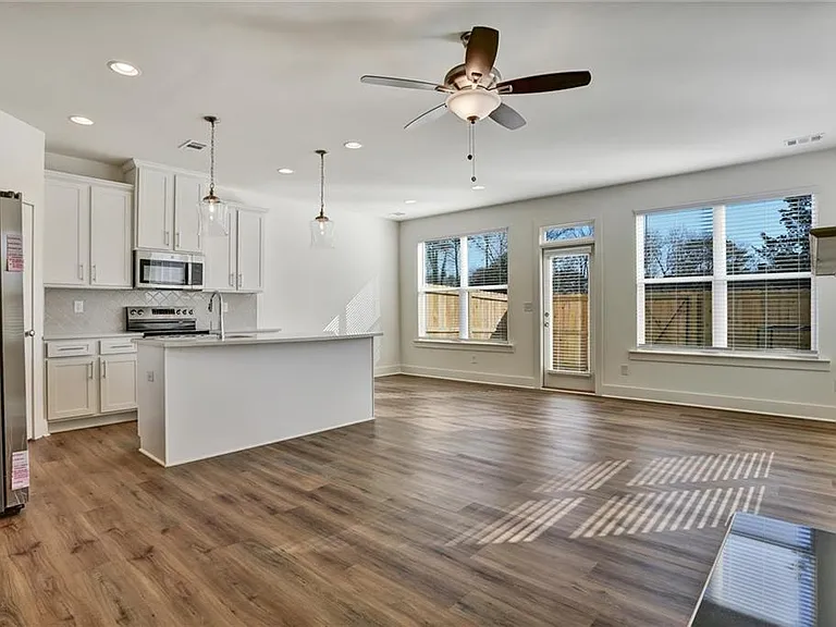 1615 Aiden Way — Photo 3
